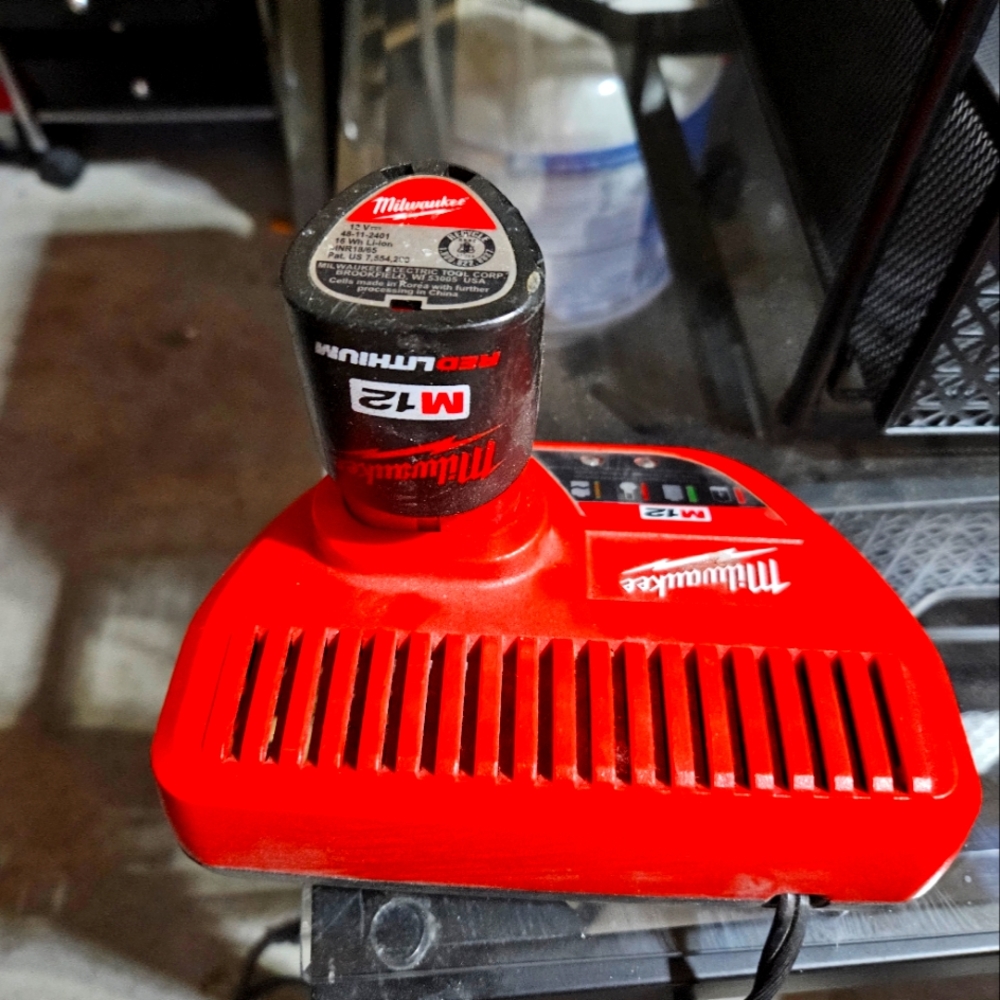 Milwaukee charger and battery.